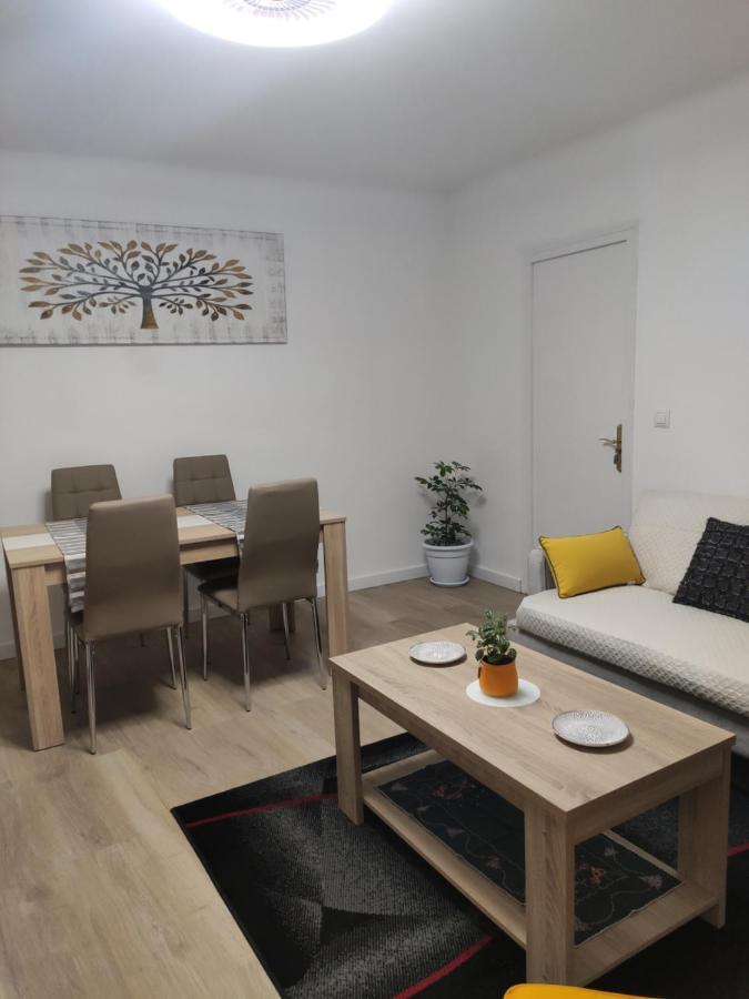 Apartamento Estel La Seu d'Urgell Ngoại thất bức ảnh