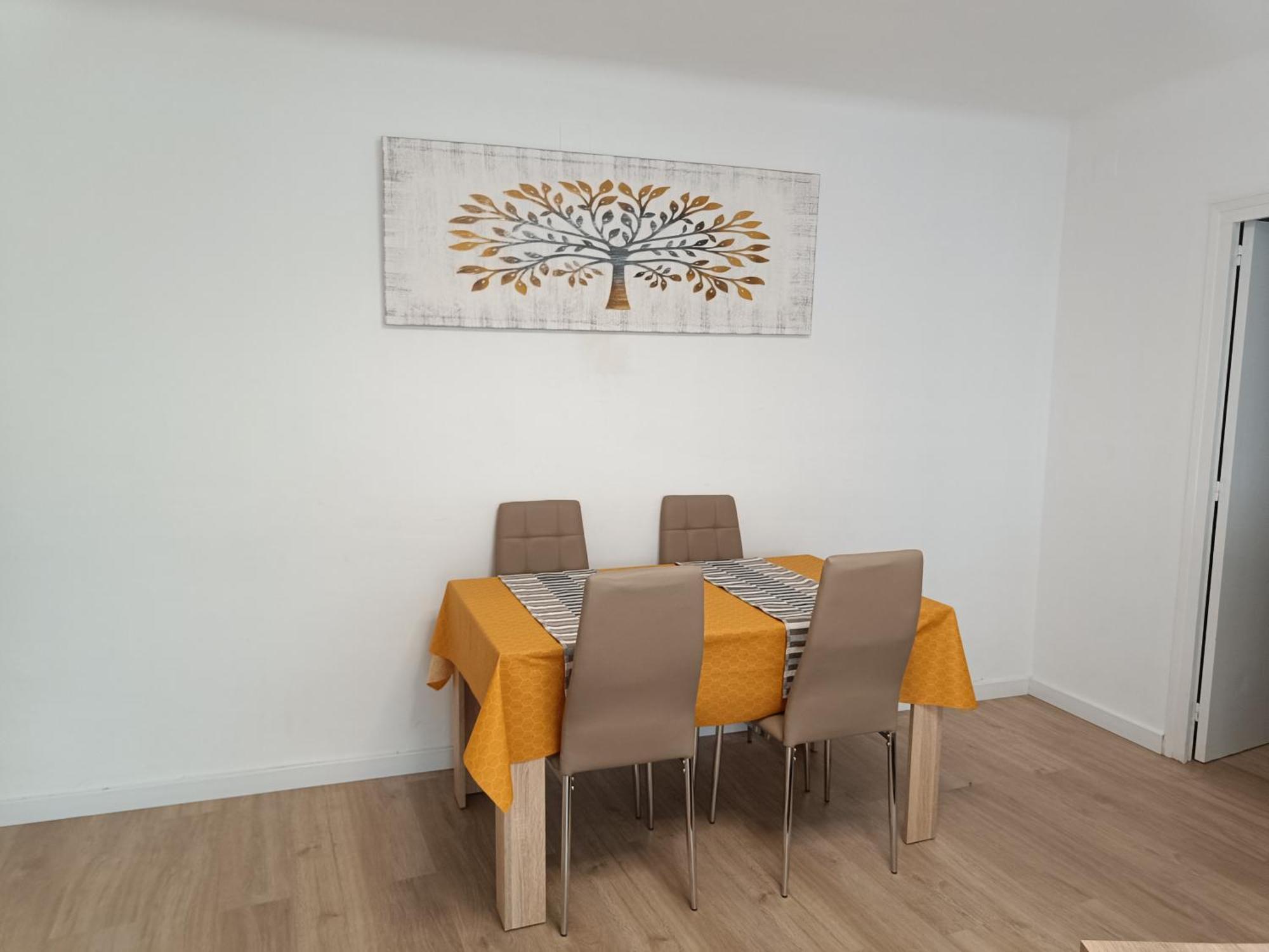 Apartamento Estel La Seu d'Urgell Ngoại thất bức ảnh