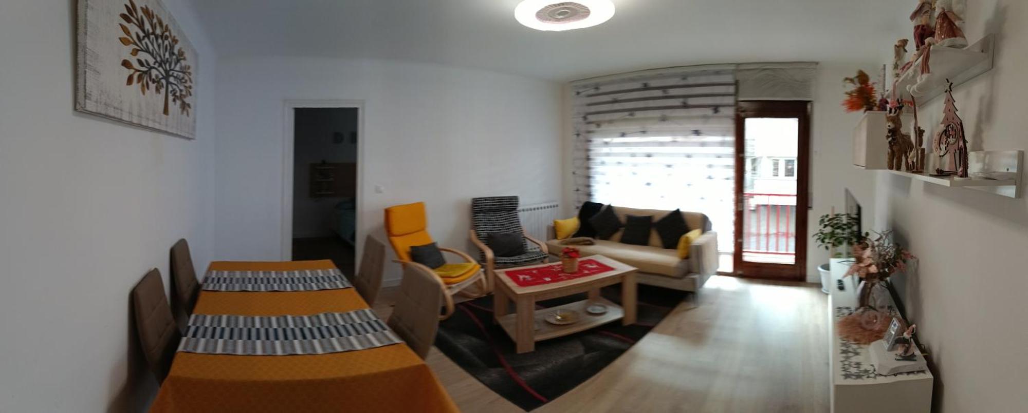 Apartamento Estel La Seu d'Urgell Ngoại thất bức ảnh