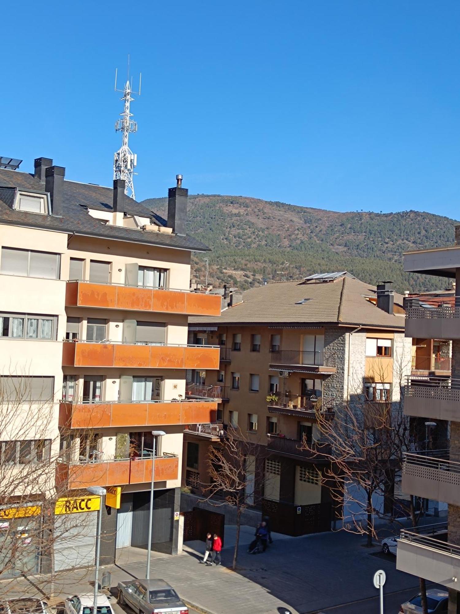Apartamento Estel La Seu d'Urgell Ngoại thất bức ảnh