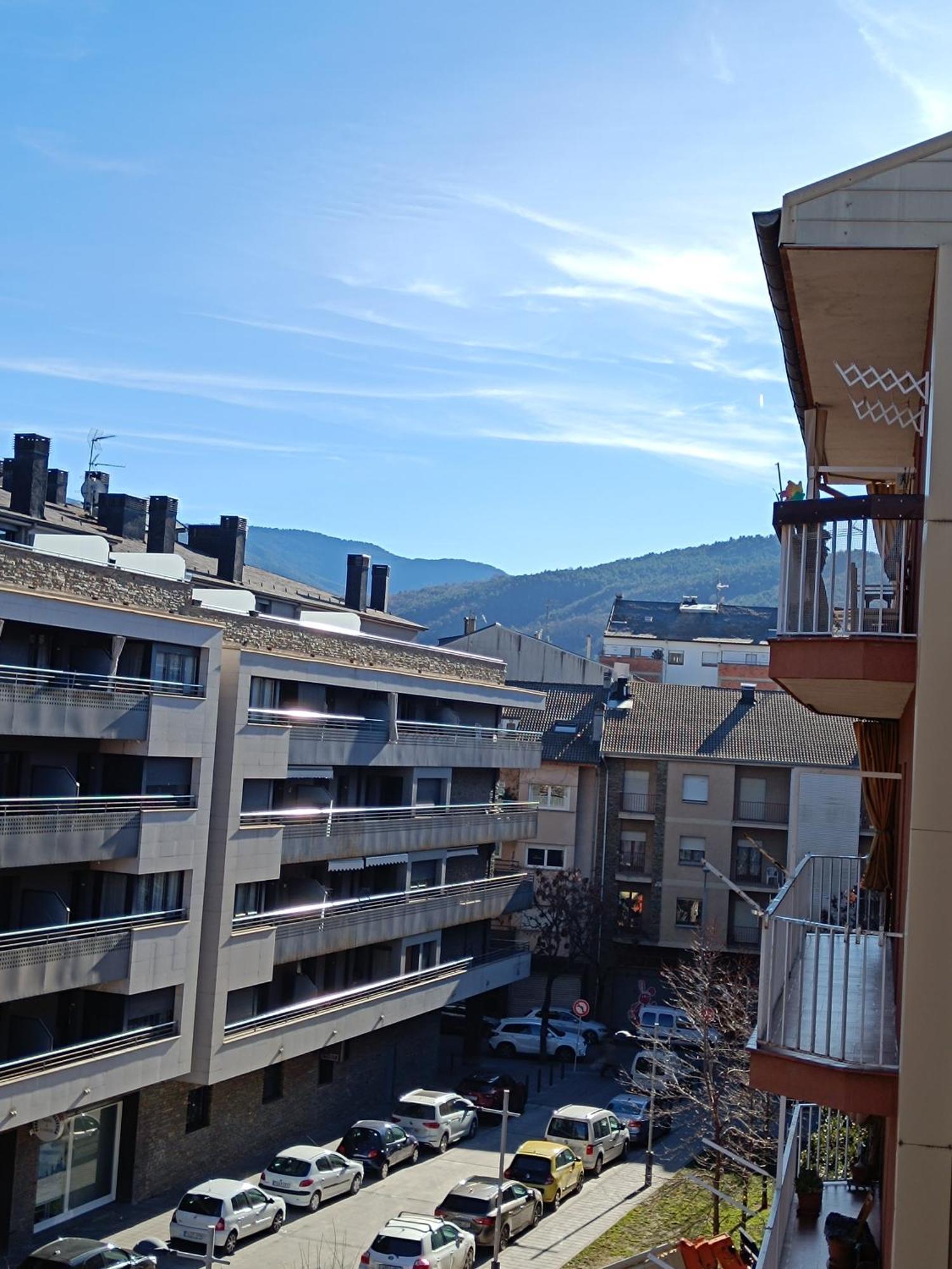 Apartamento Estel La Seu d'Urgell Ngoại thất bức ảnh